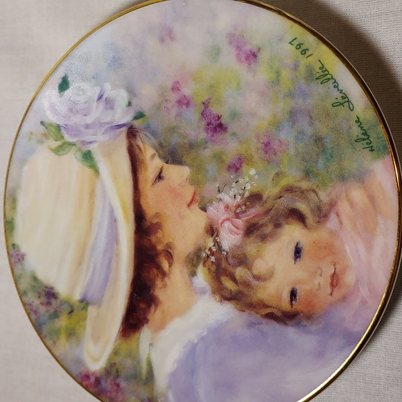 Vintage 1997 Avon Mother's Day Plate in Original Box - Picture 2 of 5